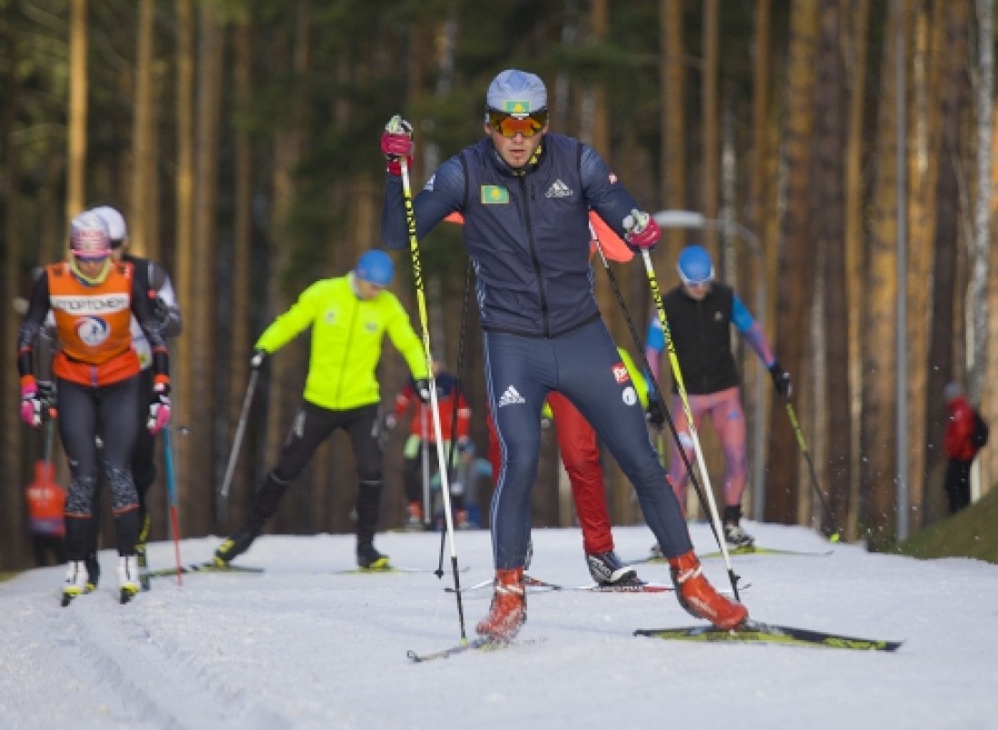 Сборная Казахстана по биатлону начала вкатку в Тюмени