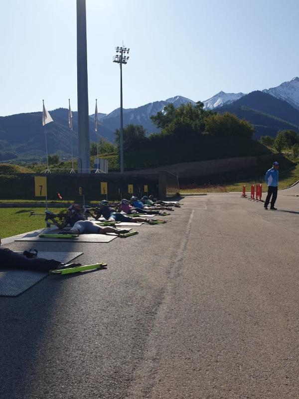 Национальная сборная РК по биатлону проводит УТС в Алматы