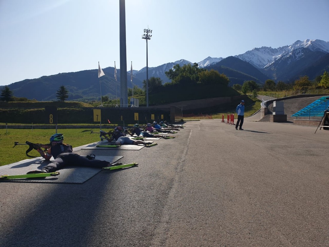 Национальная сборная РК по биатлону проводит УТС в Алматы