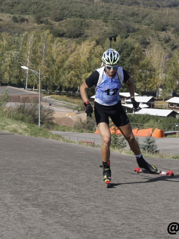 Роман Еремин выиграл спринт серди мужчин Летнего Чемпионата РК по биатлону