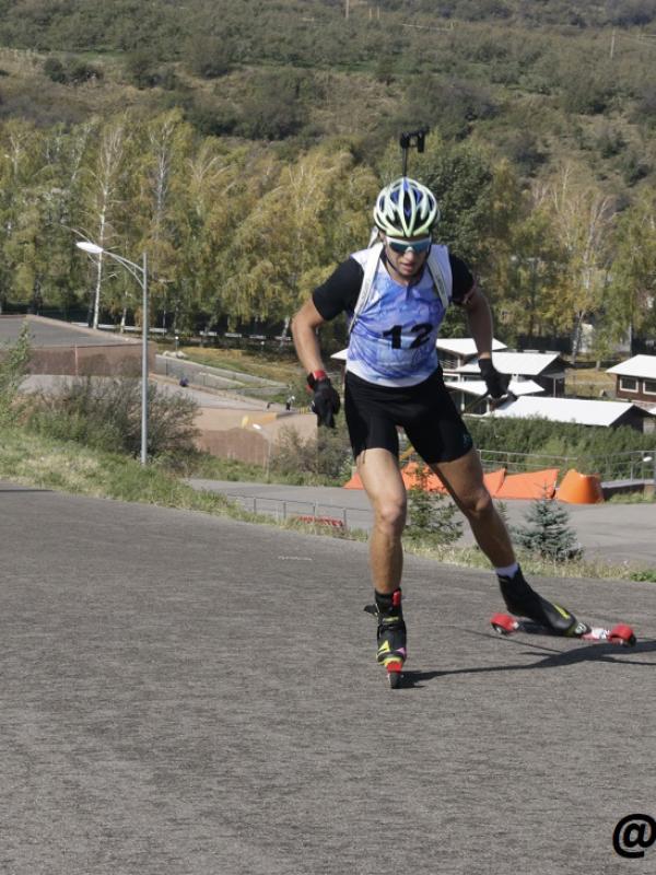 Роман Еремин выиграл спринт серди мужчин Летнего Чемпионата РК по биатлону