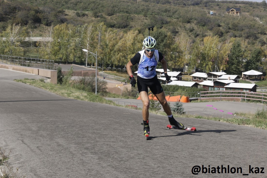 Роман Еремин выиграл спринт серди мужчин Летнего Чемпионата РК по биатлону