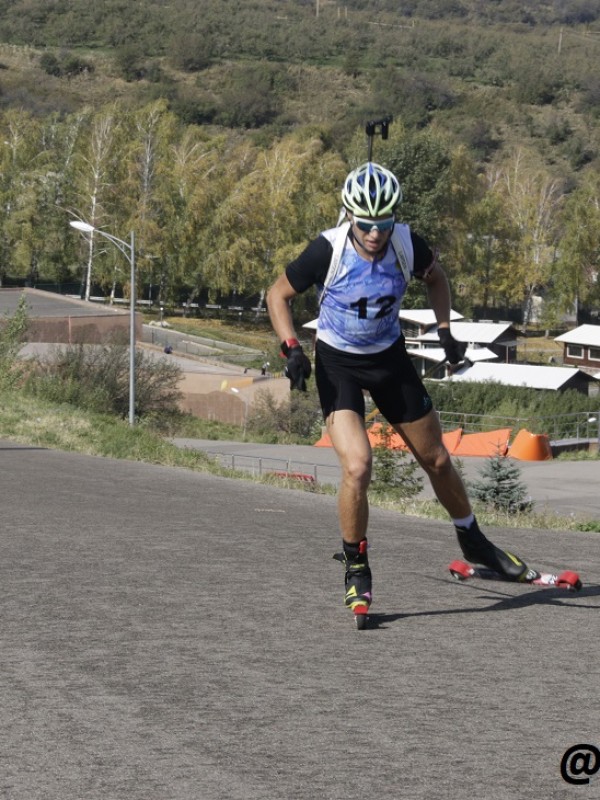 Роман Еремин выиграл спринт серди мужчин Летнего Чемпионата РК по биатлону