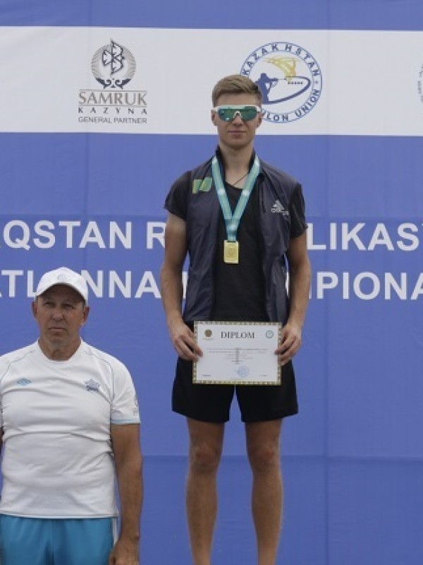 Роман Еремин стал лучшим с масс-старте Летнего Чемпионата РК по биатлону