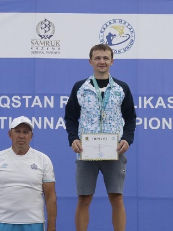 Данил Белецкий стал лучшим с масс-старте среди юниоров Летнего Чемпионата РК по биатлону