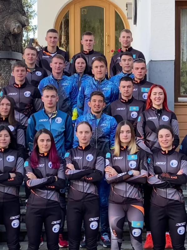 Қазақстан құрамасы сіздерді Қазақстан Республикасының күнімен құттықтайды