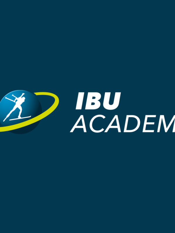 Тренер юниорской сборной проходит курс по повышению квалификации в академии IBU