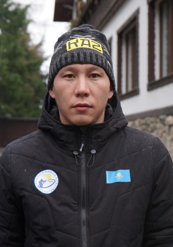 Аян Базартаев