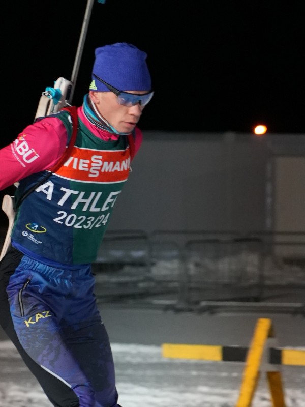 Қазақстандық биатлоншылар Хохфильцендегі Әлем кубогі кезеңінде эстафетада 15-орын иеленді