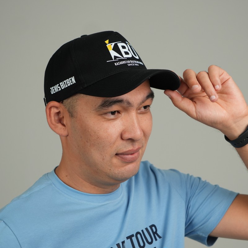 Черная бейсболка  "KBU"