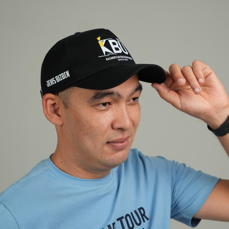 Черная бейсболка  "KBU"